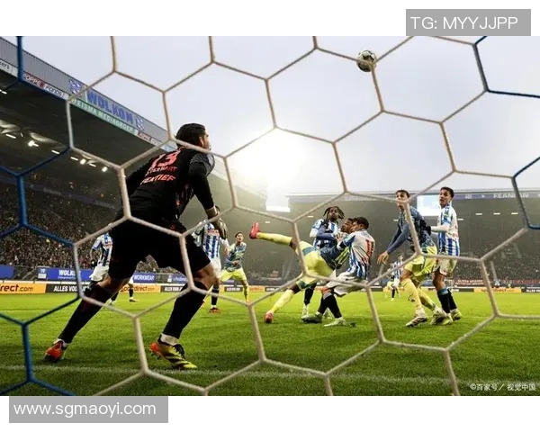 前进鹰与奈梅亨的激烈对决展现足球魅力与团队精神的巅峰对抗